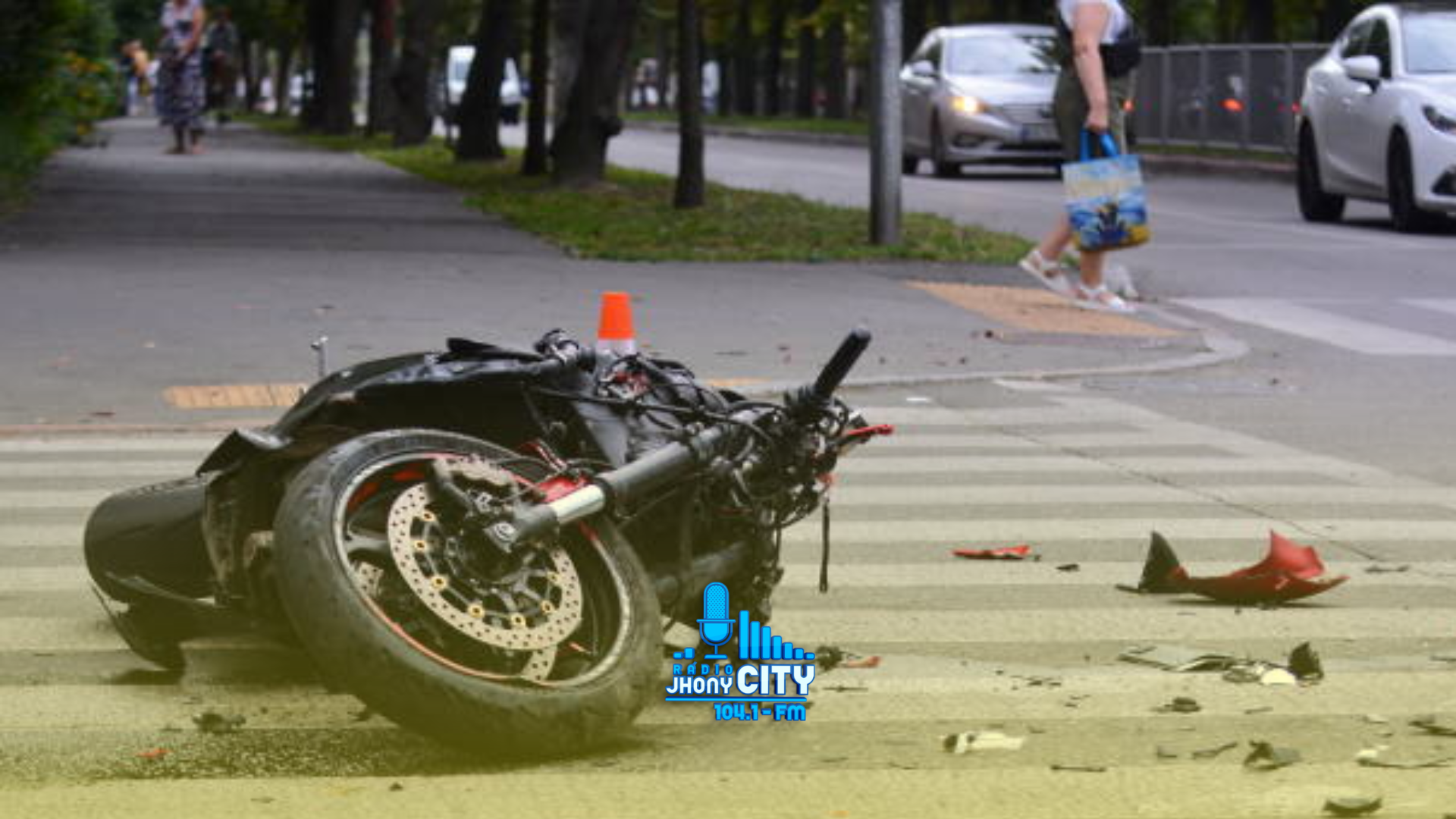 Homem é atropelado por motociclista que empinava Honda XRE no Primavera e fica em estado grave