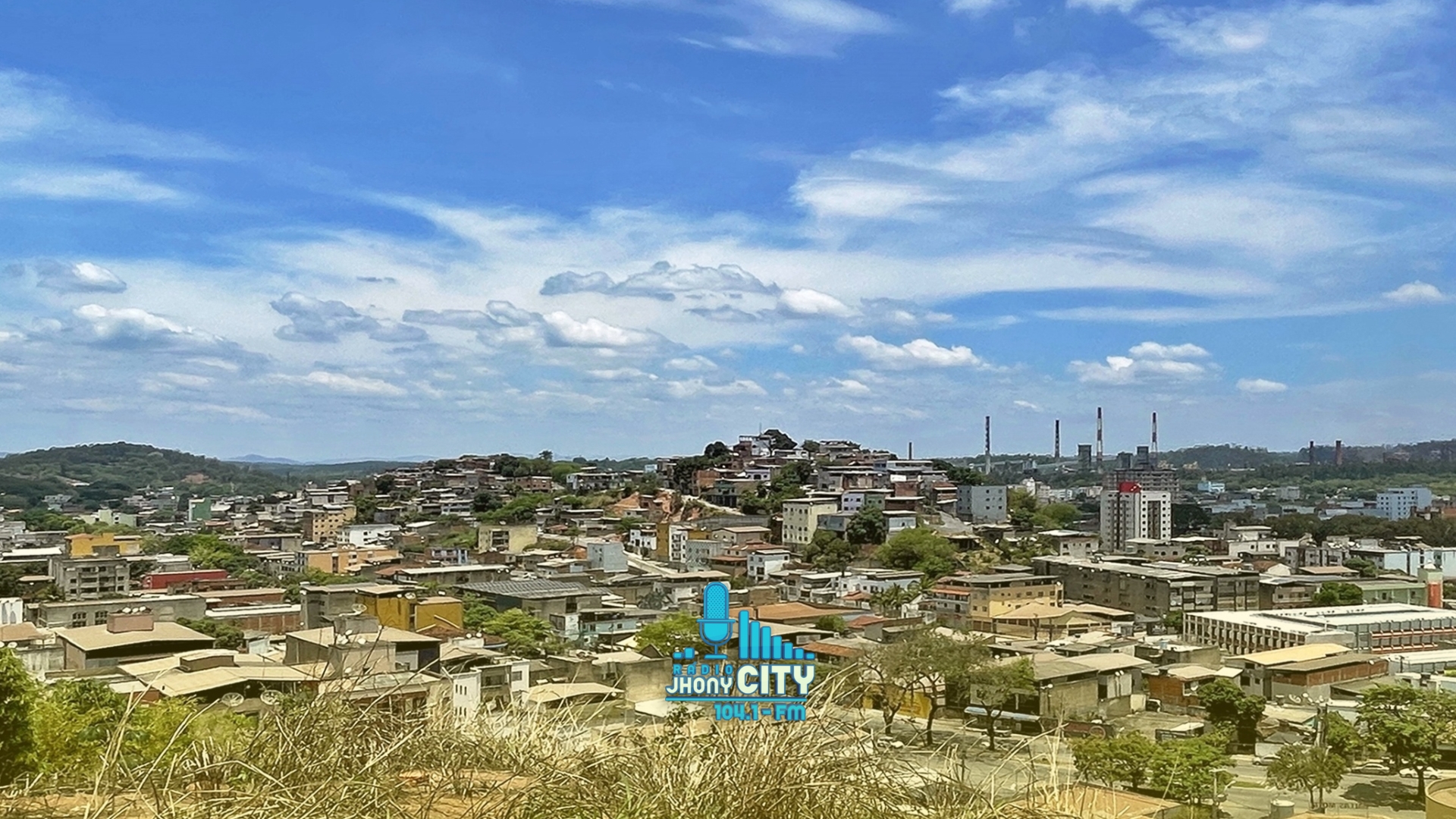 Vigilantes impedem furto e criminosos abandonam carro em rua do Veneza II