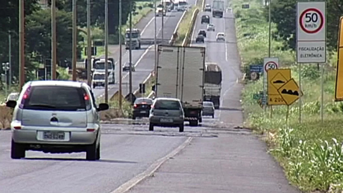 Radares com limite de 50 km/h começam a operar em 22 pontos de Ipatinga